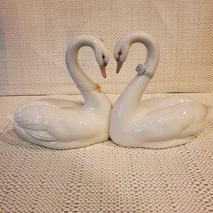 Lladro Figurine  "Endless Love". 1998-. Perfect Condition.